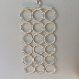 Scarf holder hanger